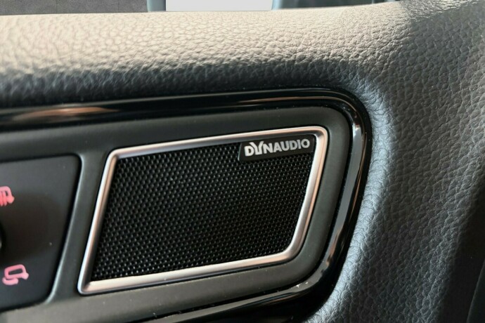 volkswagen-touareg-diesel-2012-big-19