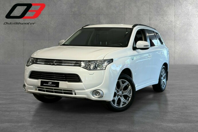 mitsubishi-outlander-elektrisitetbensin-2014-big-0