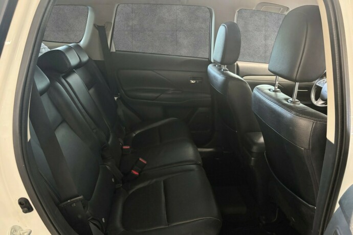 mitsubishi-outlander-elektrisitetbensin-2014-big-8