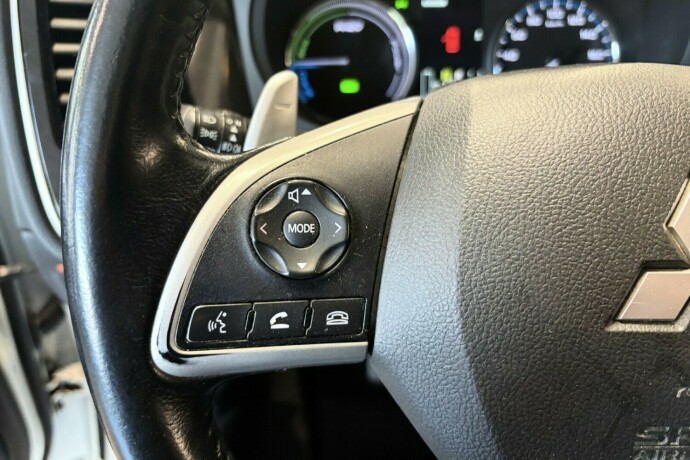 mitsubishi-outlander-elektrisitetbensin-2014-big-13
