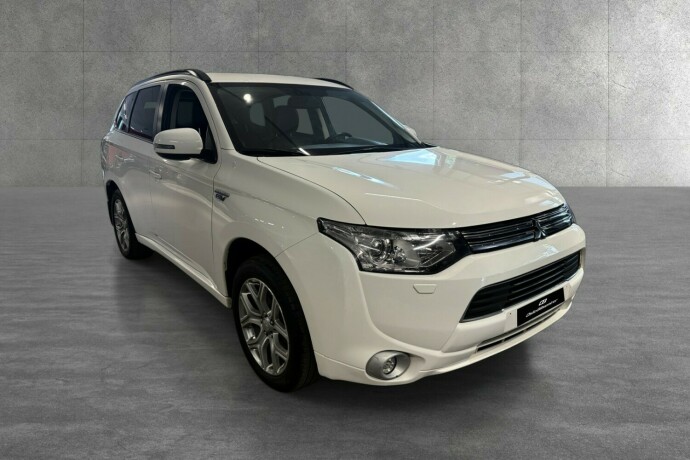 mitsubishi-outlander-elektrisitetbensin-2014-big-25