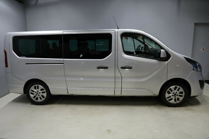 opel-vivaro-diesel-2017-big-2