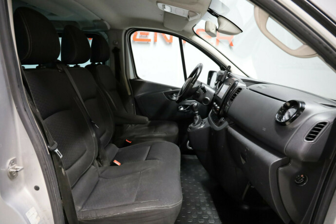 opel-vivaro-diesel-2017-big-4