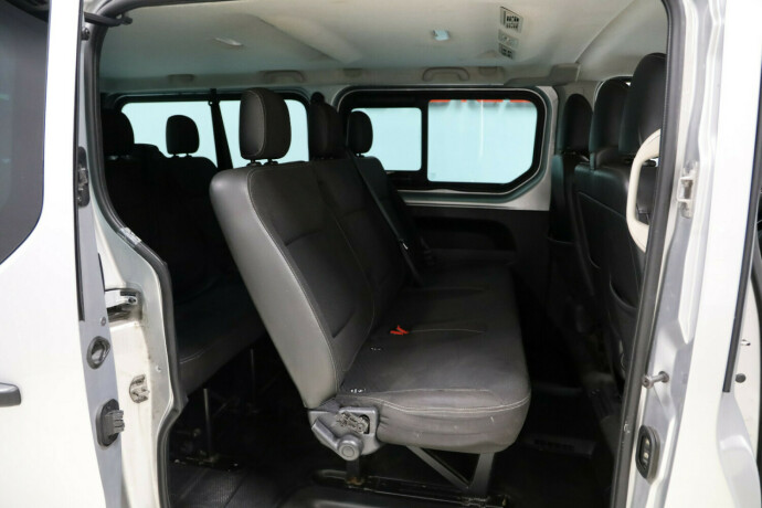 opel-vivaro-diesel-2017-big-5
