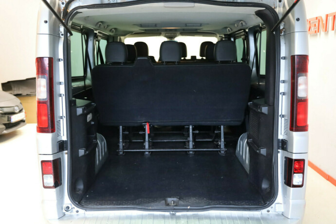 opel-vivaro-diesel-2017-big-10