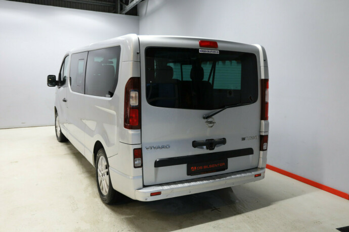 opel-vivaro-diesel-2017-big-12