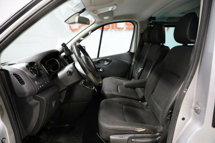 opel-vivaro-diesel-2017-big-9