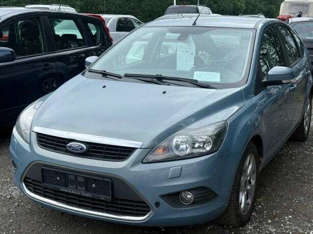ford-focus-bensin-2009-big-1