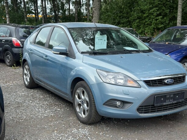 ford-focus-bensin-2009-big-0
