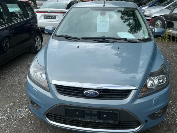 ford-focus-bensin-2009-big-2