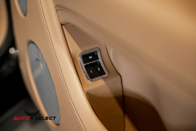 bentley-bentayga-bensin-2018-big-86