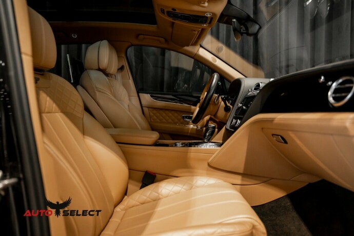 bentley-bentayga-bensin-2018-big-88