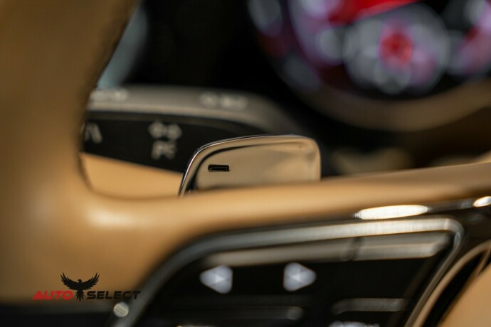 bentley-bentayga-bensin-2018-big-35