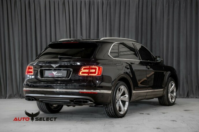 bentley-bentayga-bensin-2018-big-18