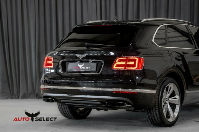 bentley-bentayga-bensin-2018-big-17