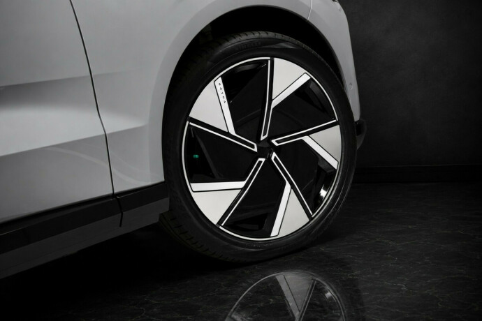 volvo-ex90-elektrisitet-2025-big-30