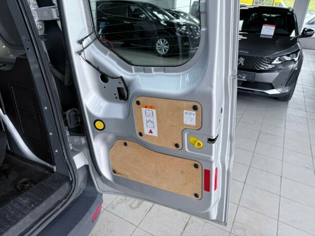 ford-transit-connect-diesel-2015-big-28