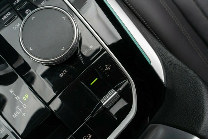 bmw-x5-elektrisitetbensin-2020-big-23