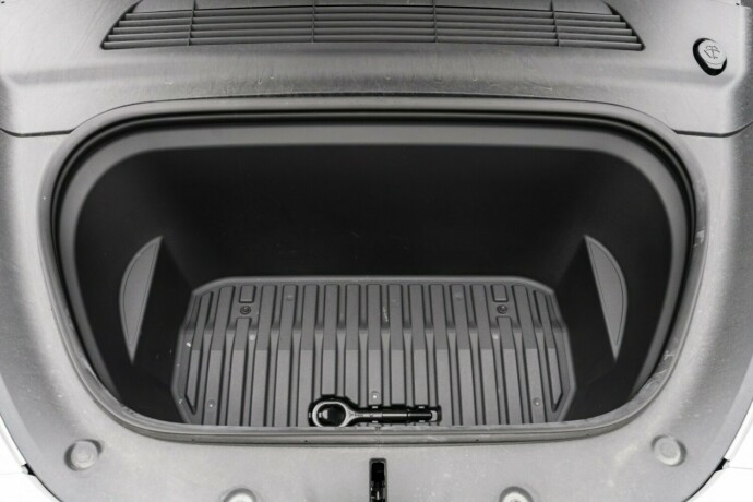 tesla-model-y-elektrisitet-2024-big-44