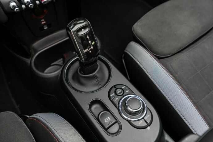 mini-john-cooper-works-bensin-2024-big-34