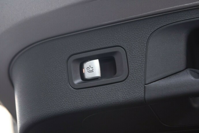 mercedes-benz-eqc400-elektrisitet-2021-big-35