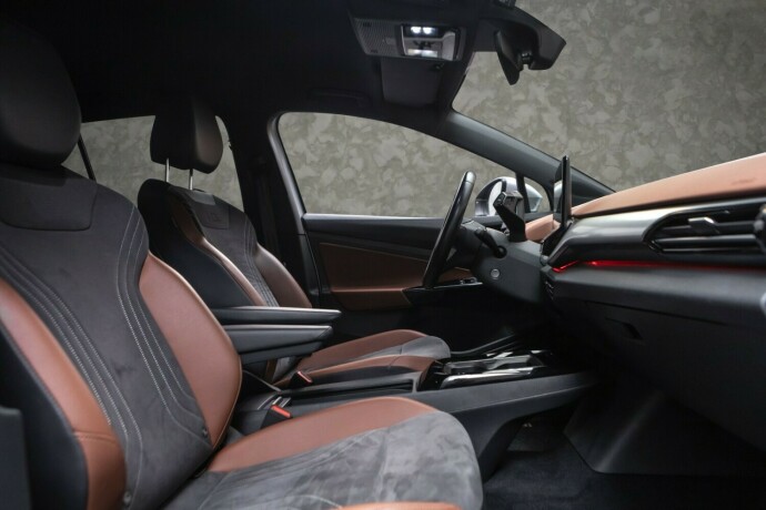 volkswagen-id4-elektrisitet-2021-big-25