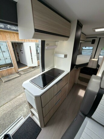 adria-twin-640sl-diesel-2024-big-18