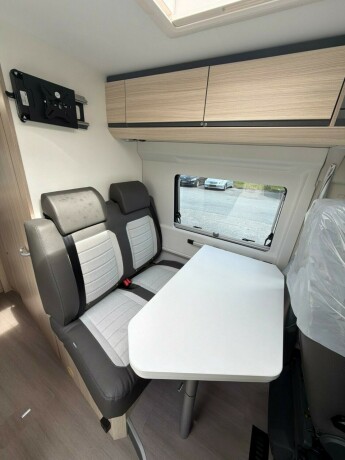 adria-twin-640sl-diesel-2024-big-17