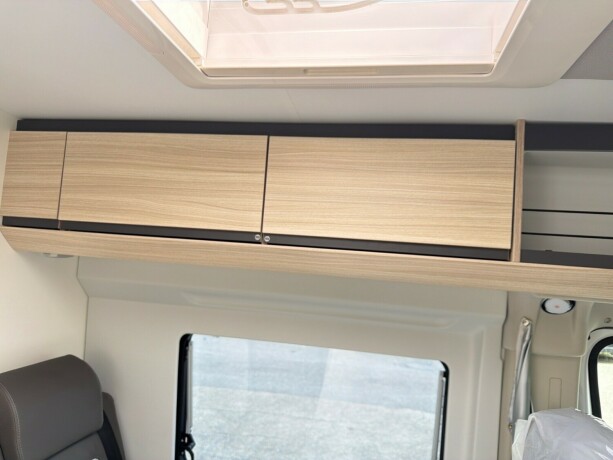 adria-twin-640sl-diesel-2024-big-15