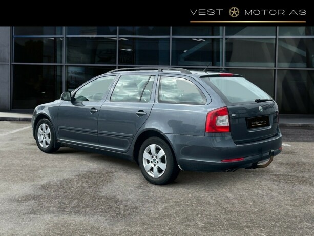 skoda-octavia-diesel-2009-big-4