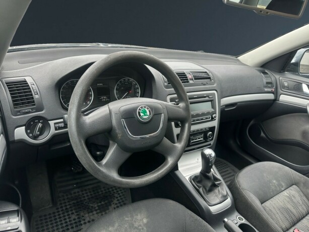 skoda-octavia-diesel-2009-big-8