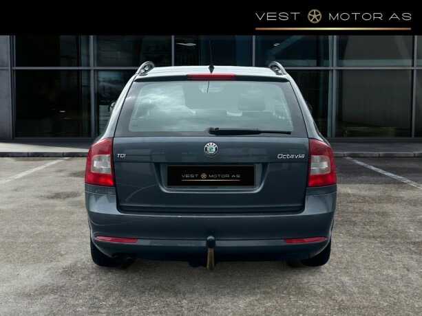 skoda-octavia-diesel-2009-big-5