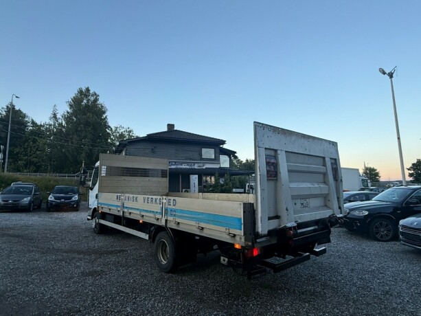 renault-20-diesel-2012-big-12