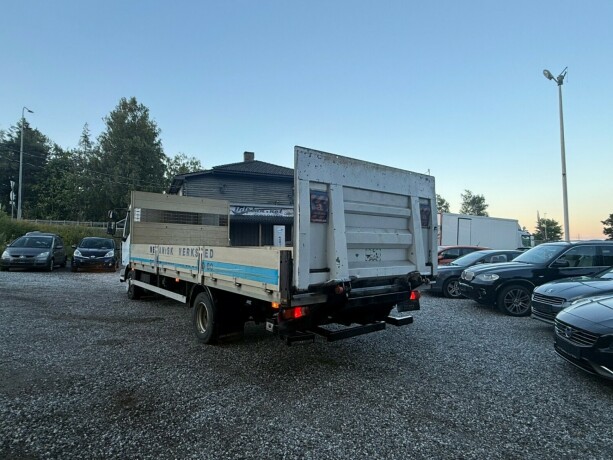 renault-20-diesel-2012-big-11