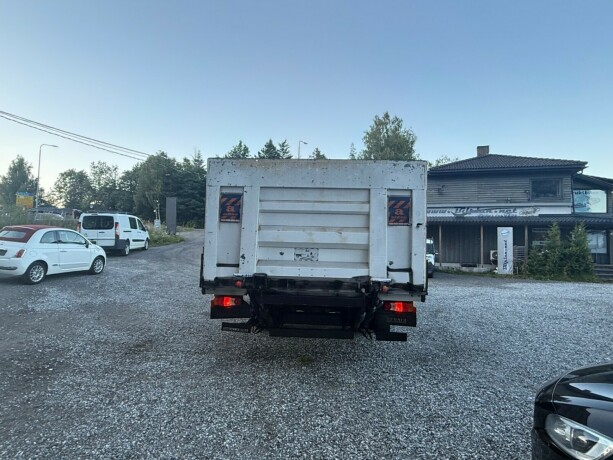 renault-20-diesel-2012-big-13