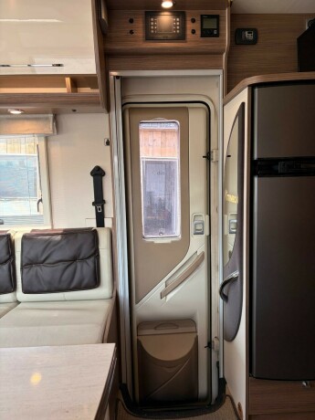 itineo-740-topputgave-queensbed-senkeseng-44-tonn-totalvekt-stekeovn-skinn-diesel-2017-big-33