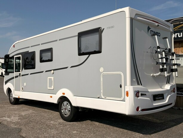 itineo-740-topputgave-queensbed-senkeseng-44-tonn-totalvekt-stekeovn-skinn-diesel-2017-big-6