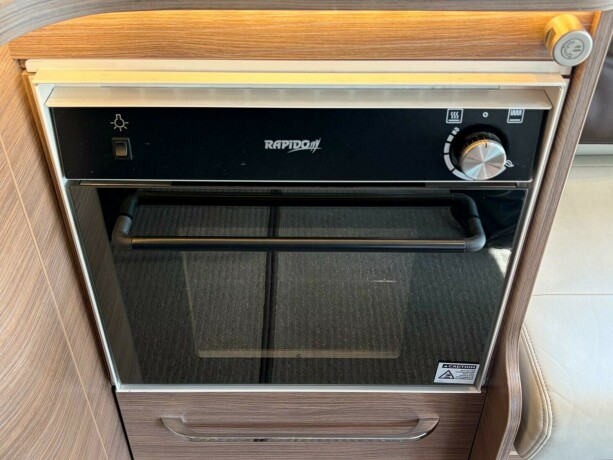 itineo-740-topputgave-queensbed-senkeseng-44-tonn-totalvekt-stekeovn-skinn-diesel-2017-big-58