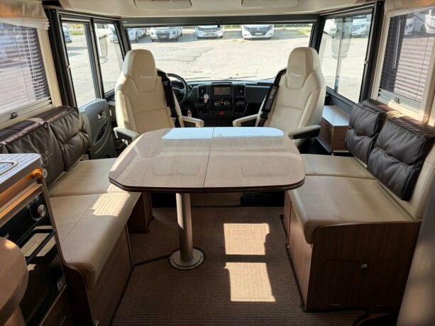 itineo-740-topputgave-queensbed-senkeseng-44-tonn-totalvekt-stekeovn-skinn-diesel-2017-big-27