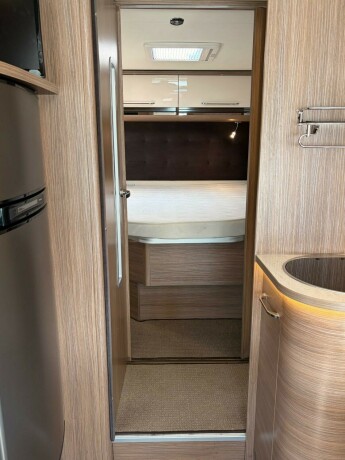 itineo-740-topputgave-queensbed-senkeseng-44-tonn-totalvekt-stekeovn-skinn-diesel-2017-big-84