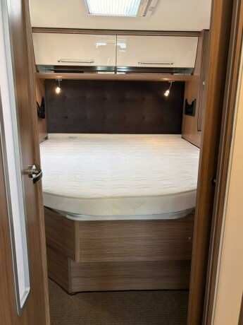 itineo-740-topputgave-queensbed-senkeseng-44-tonn-totalvekt-stekeovn-skinn-diesel-2017-big-85