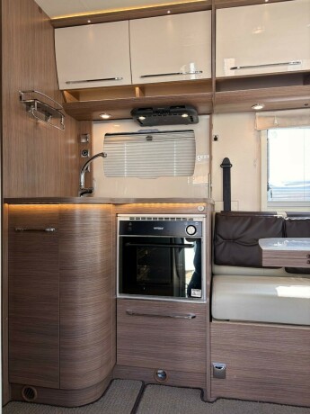 itineo-740-topputgave-queensbed-senkeseng-44-tonn-totalvekt-stekeovn-skinn-diesel-2017-big-49