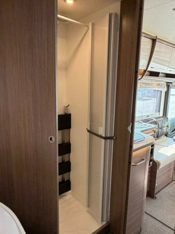 itineo-740-topputgave-queensbed-senkeseng-44-tonn-totalvekt-stekeovn-skinn-diesel-2017-big-78