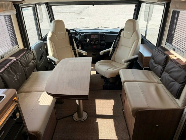 itineo-740-topputgave-queensbed-senkeseng-44-tonn-totalvekt-stekeovn-skinn-diesel-2017-big-26