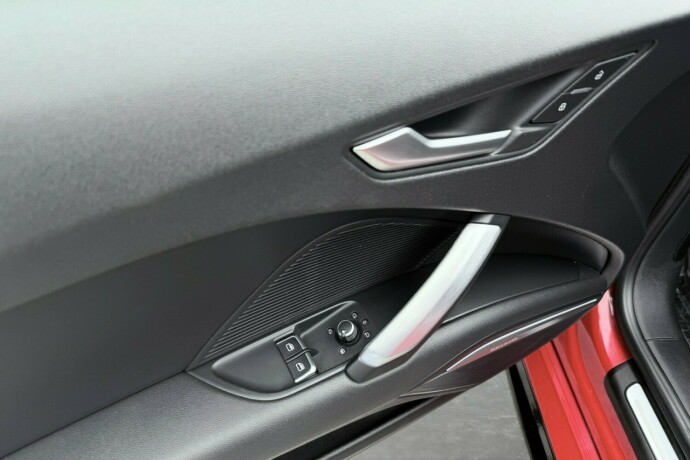 audi-tt-bensin-2015-big-40