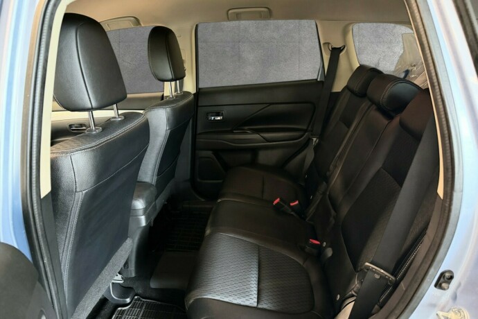 mitsubishi-outlander-elektrisitetbensin-2014-big-10