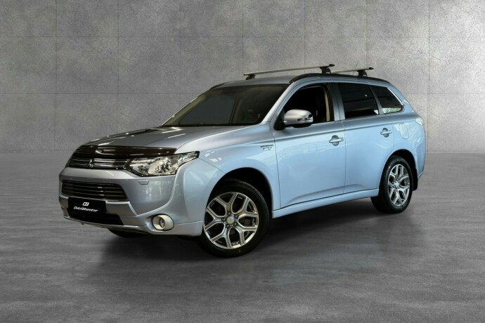 mitsubishi-outlander-elektrisitetbensin-2014-big-1