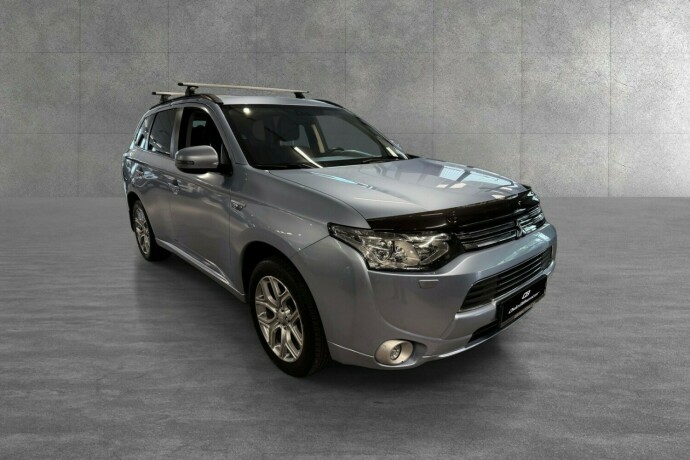 mitsubishi-outlander-elektrisitetbensin-2014-big-7