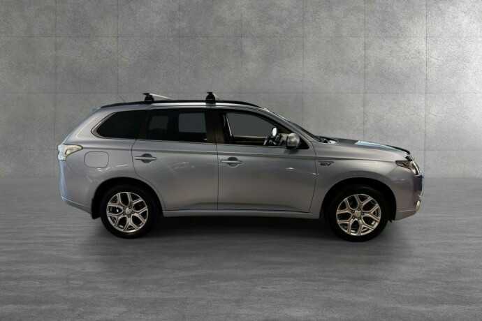mitsubishi-outlander-elektrisitetbensin-2014-big-6