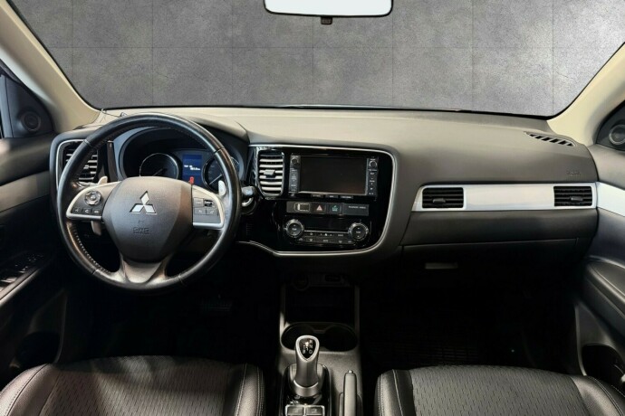 mitsubishi-outlander-elektrisitetbensin-2014-big-12